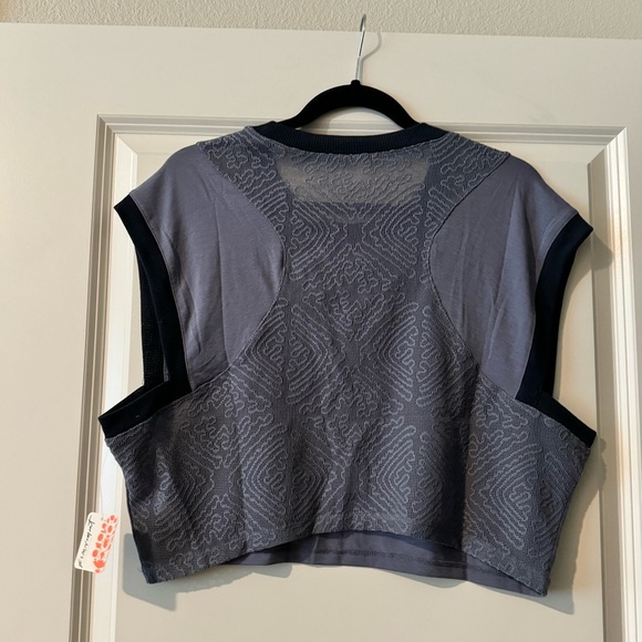 NEW Free People Movement Good Sport Cropped Tee Blue Lace Blue Size Small NWT - Picture 4 of 6